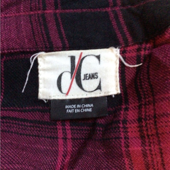 DC jeans woman’s shirt. Size 2X. - Picture 4 of 4